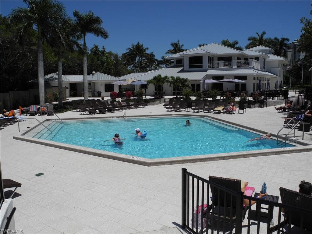 445 Cove Tower Dr 1702, Naples, FL 34110-41