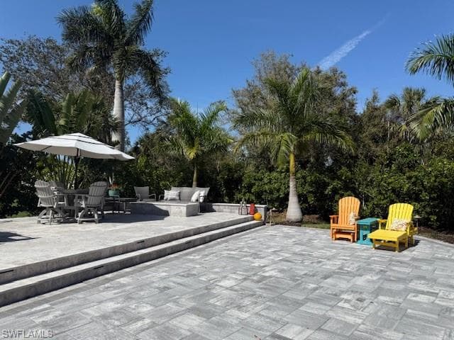 4670 Southern Breeze Dr, Naples, FL 34114-8
