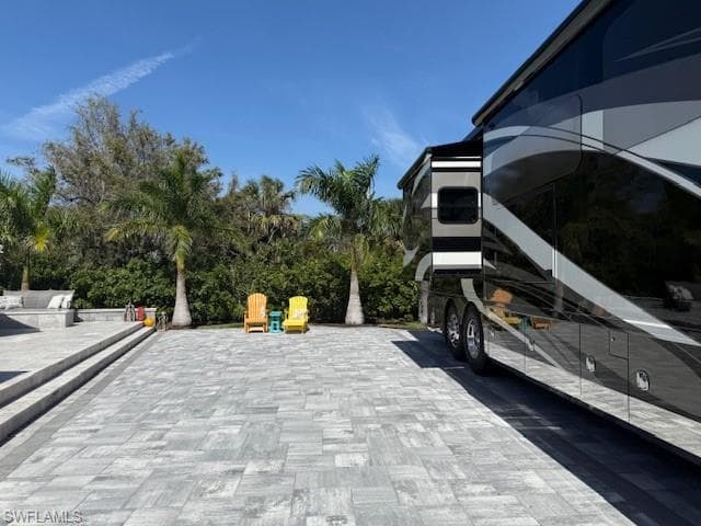 4670 Southern Breeze Dr, Naples, FL 34114-7