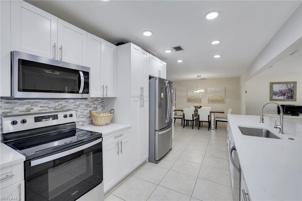 2855 66th St SW, Naples, FL 34105-8