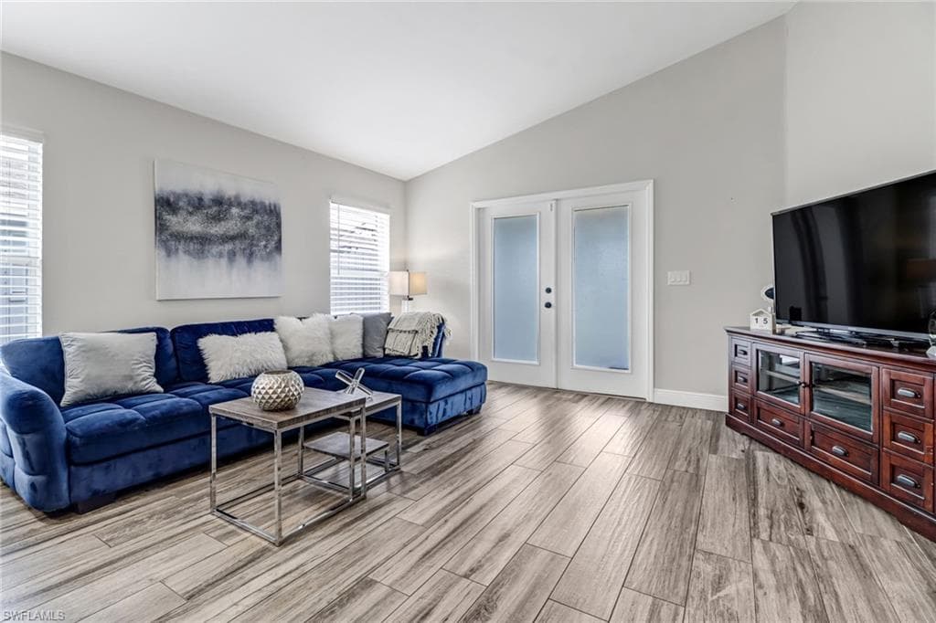 851 102nd Ave N, Naples, FL 34108-8