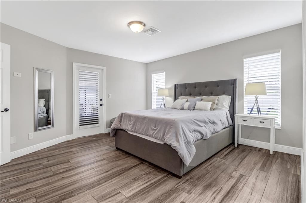 851 102nd Ave N, Naples, FL 34108-10