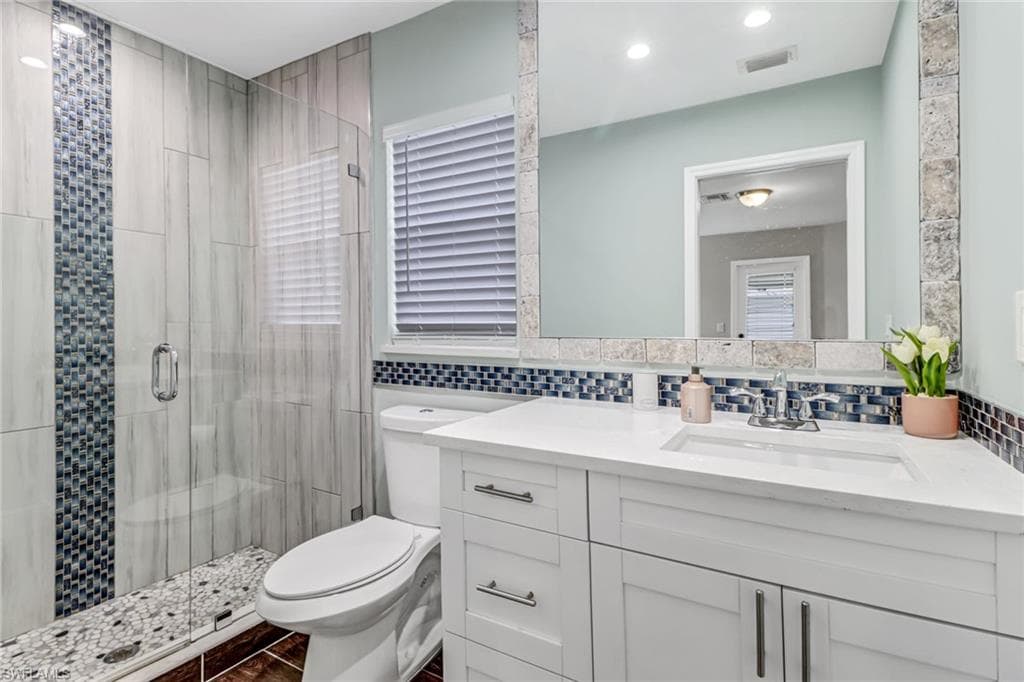 851 102nd Ave N, Naples, FL 34108-11