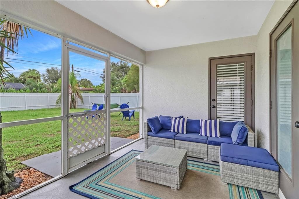 851 102nd Ave N, Naples, FL 34108-14