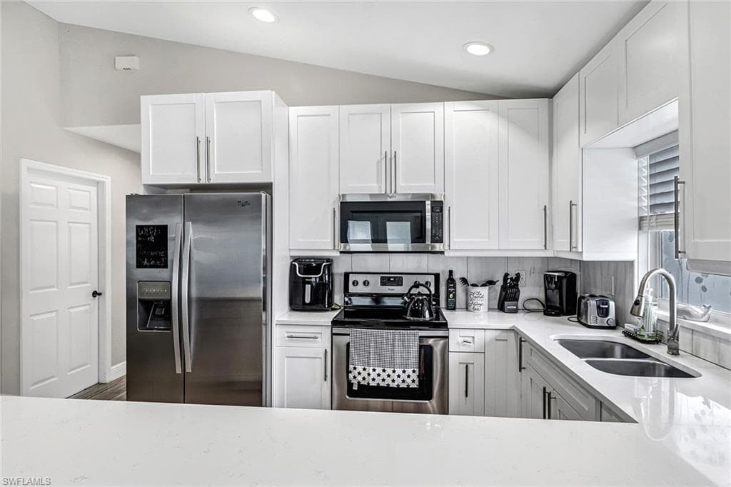 851 102nd Ave N, Naples, FL 34108-3