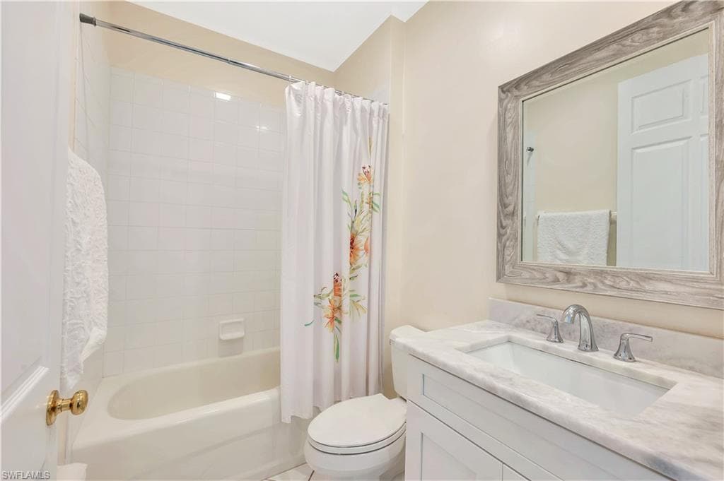 15063 Sterling Oaks Dr, Naples, FL 34110-15