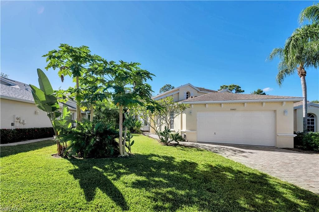 15063 Sterling Oaks Dr, Naples, FL 34110-3
