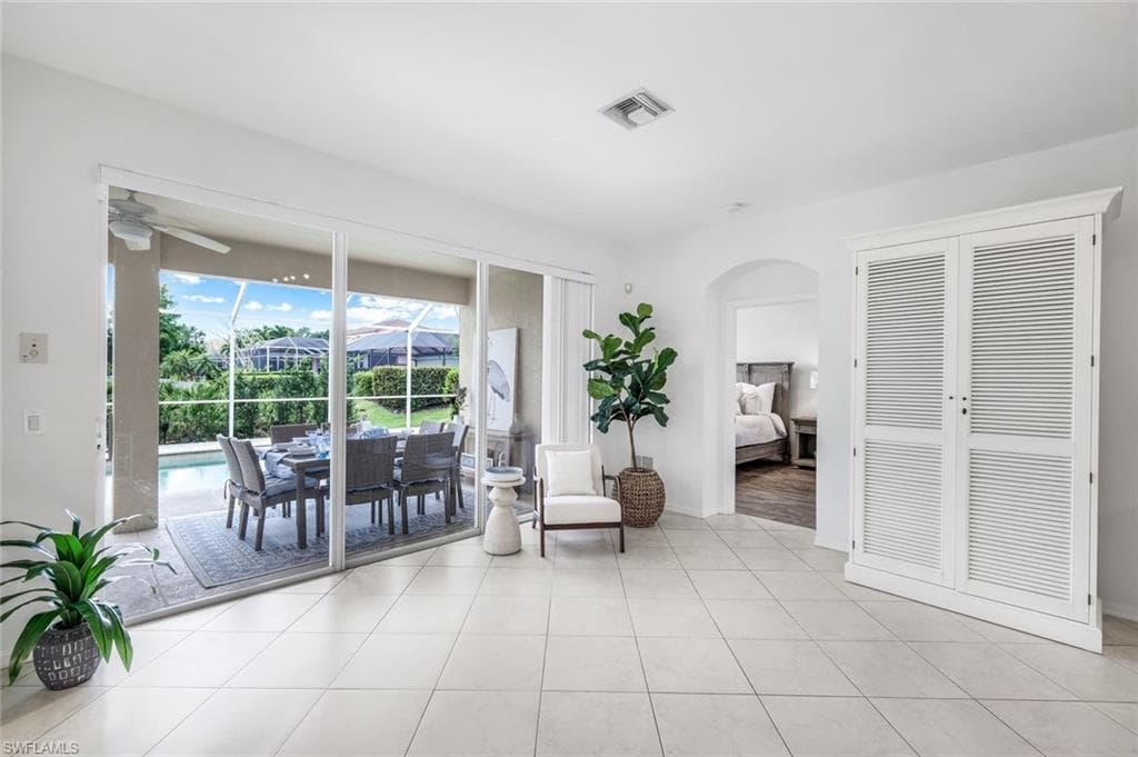 5576 Lago Villaggio Way, Naples, FL 34104-6