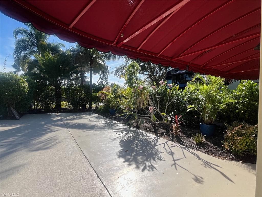 4730 Southern Breeze Dr, Naples, FL 34114-5
