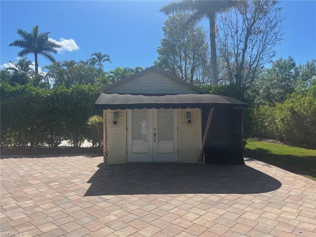 4750 Southern Breeze Dr, Naples, FL 34114-3