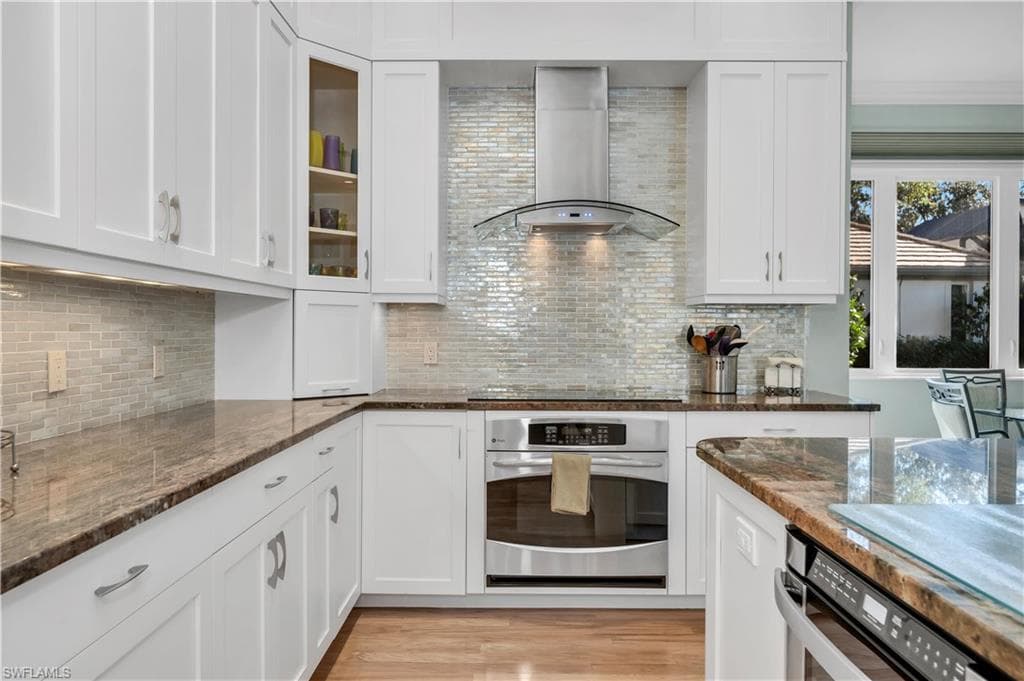 413 Rosemeade Ln, Naples, FL 34105-9