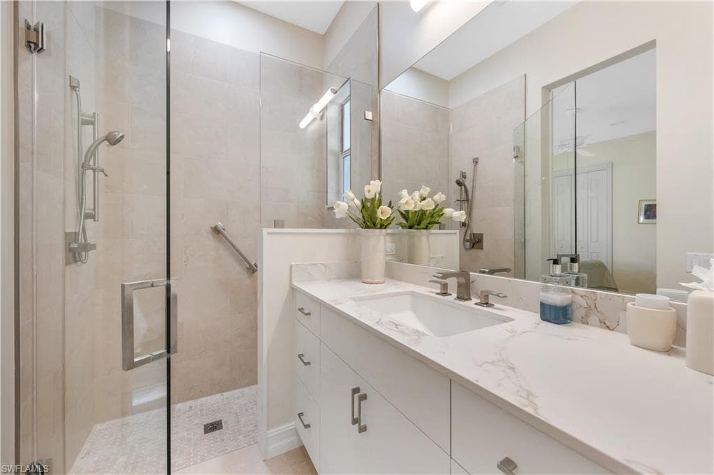 413 Rosemeade Ln, Naples, FL 34105-18