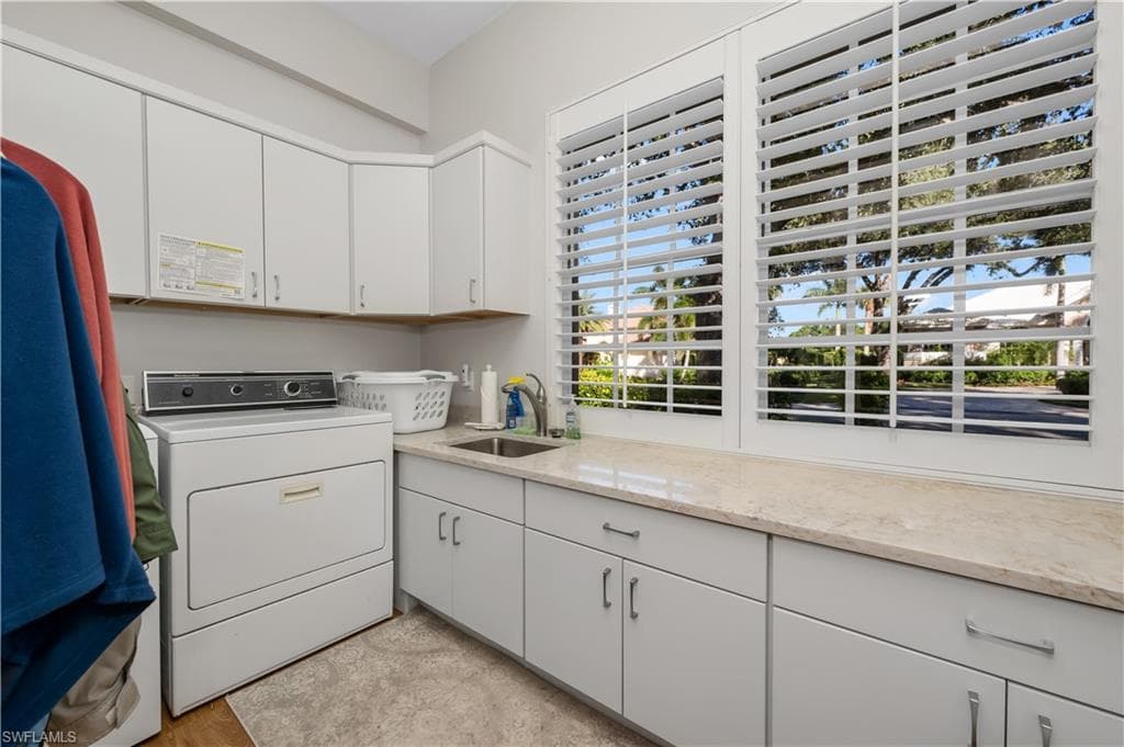 413 Rosemeade Ln, Naples, FL 34105-21