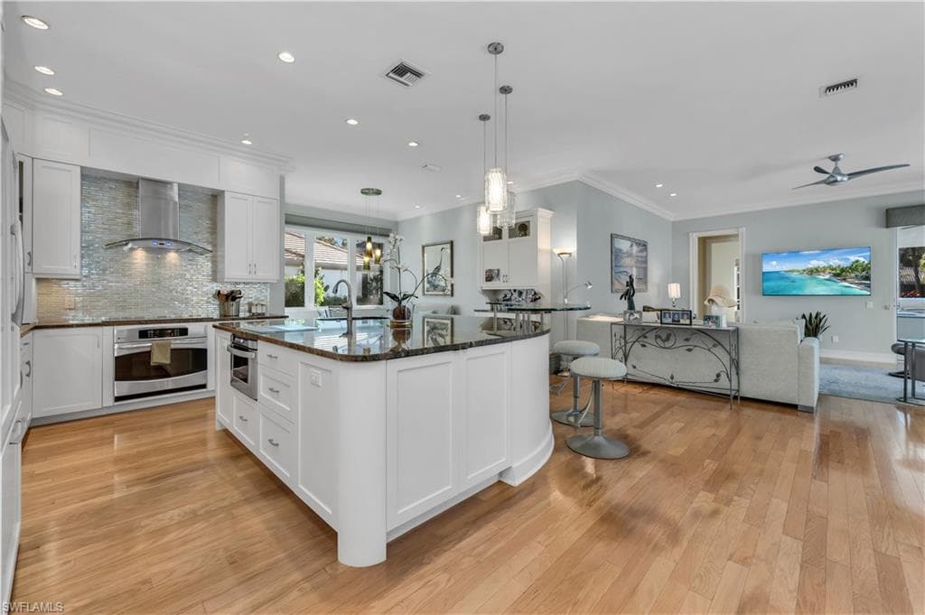413 Rosemeade Ln, Naples, FL 34105-7