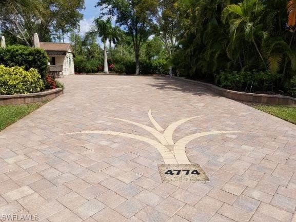 4774 Southern Breeze Dr, Naples, FL 34114-1