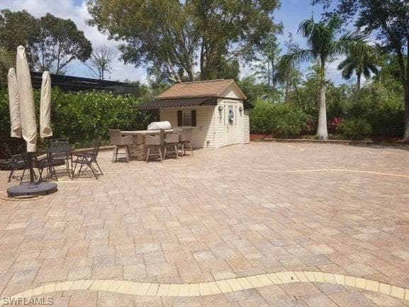 4774 Southern Breeze Dr, Naples, FL 34114-2