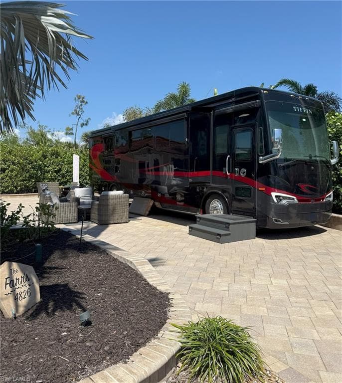 4826 Southern Breeze Dr, Naples, FL 34114-8