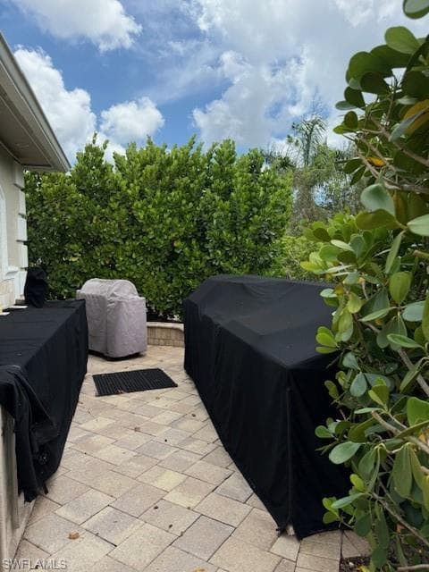 4826 Southern Breeze Dr, Naples, FL 34114-3