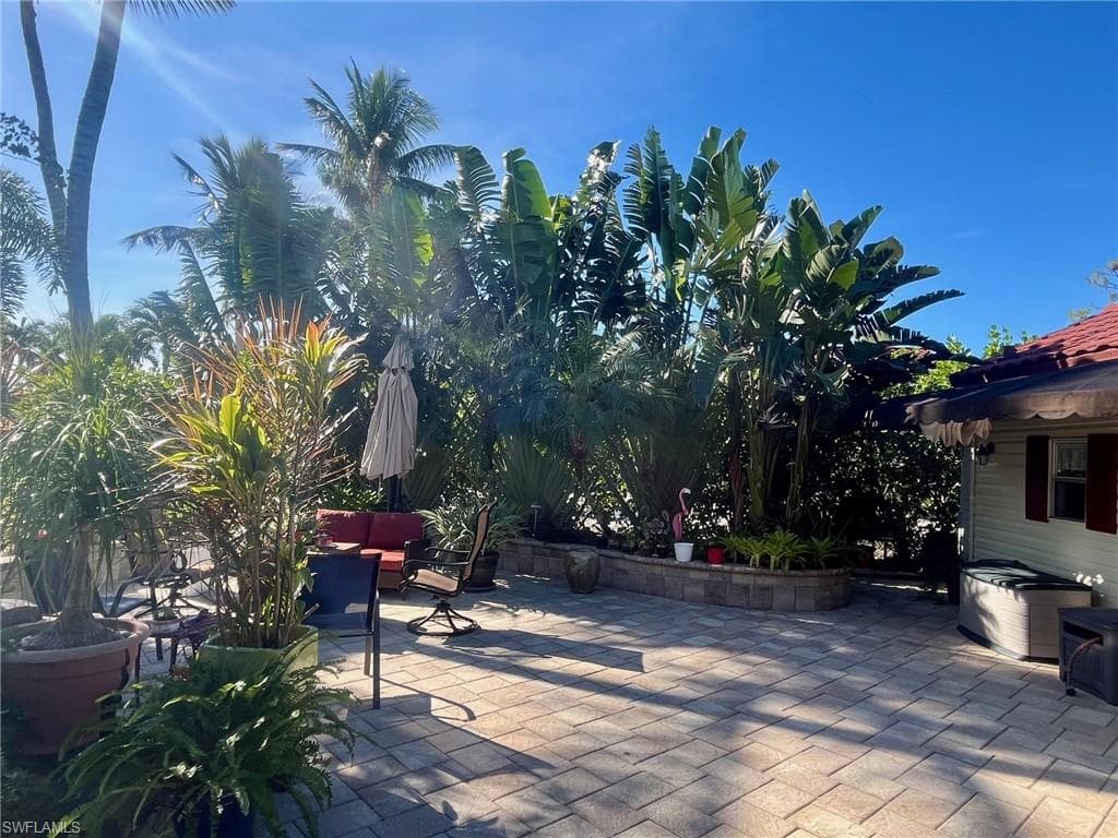 4834 Southern Breeze Dr, Naples, FL 34114-3