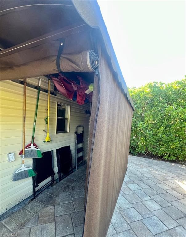 4834 Southern Breeze Dr, Naples, FL 34114-7