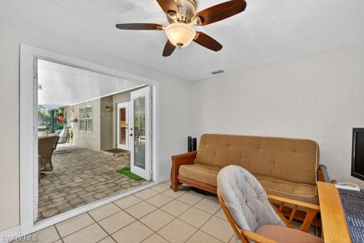 3821 Golden Gate Blvd E, Naples, FL 34120-21