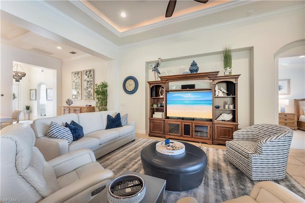 7802 Martino Cir, Naples, FL 34112-10