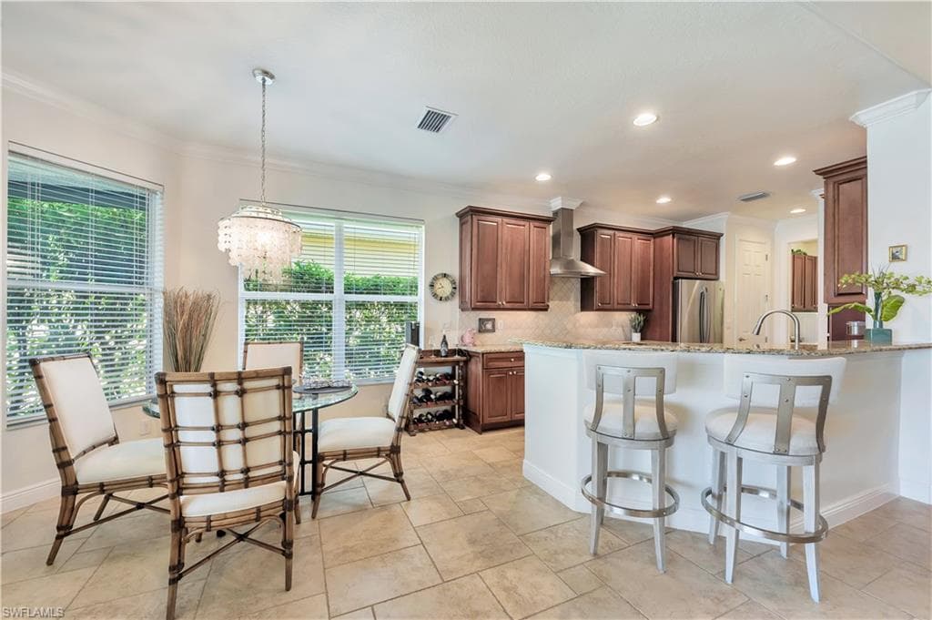 7802 Martino Cir, Naples, FL 34112-13