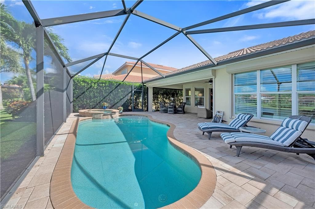 7802 Martino Cir, Naples, FL 34112-29