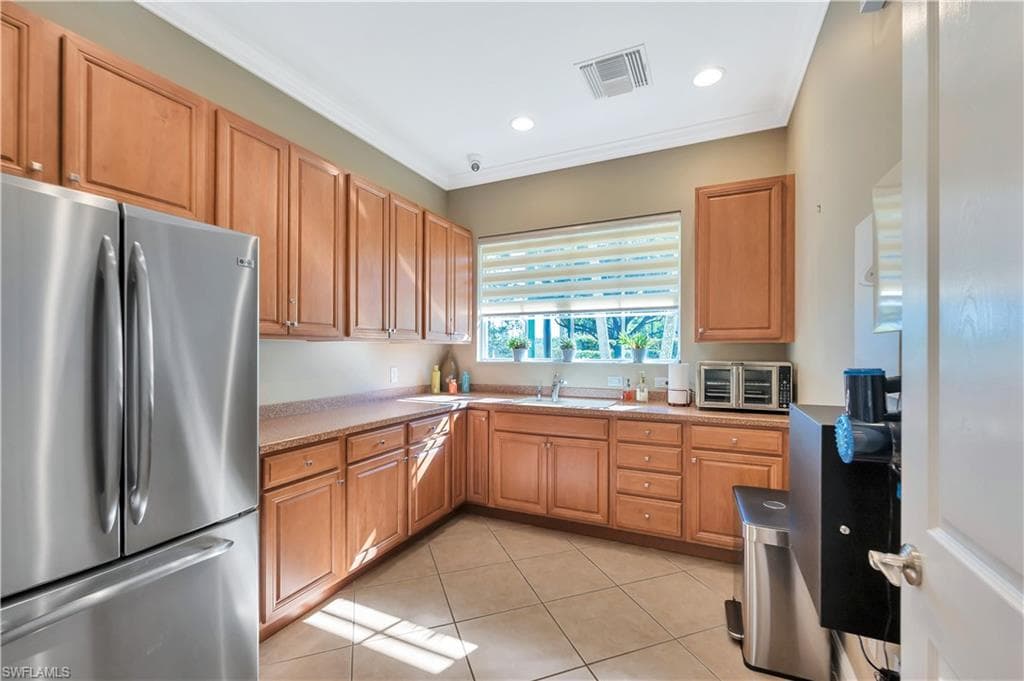 7802 Martino Cir, Naples, FL 34112-43