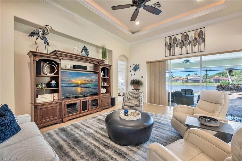 7802 Martino Cir, Naples, FL 34112-7