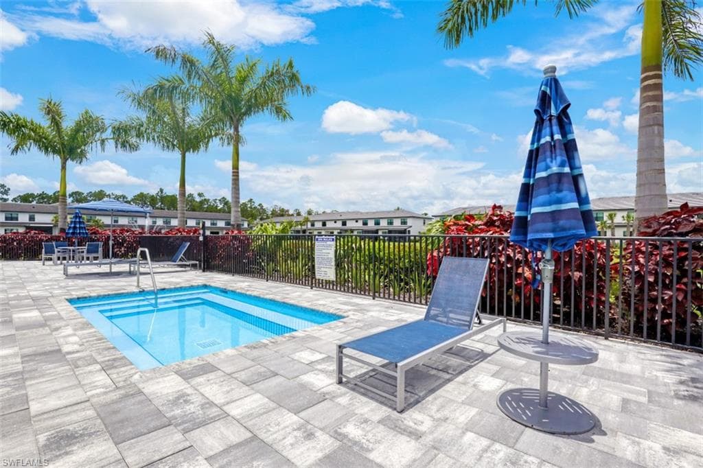7570 Rockefeller Dr, Naples, FL 34119-31