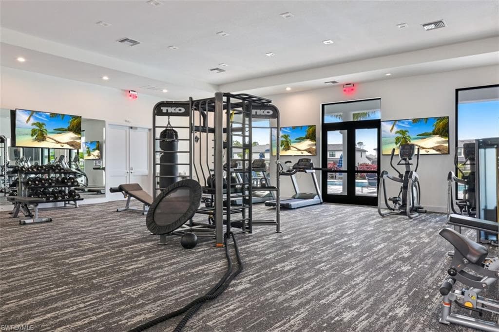7570 Rockefeller Dr, Naples, FL 34119-34