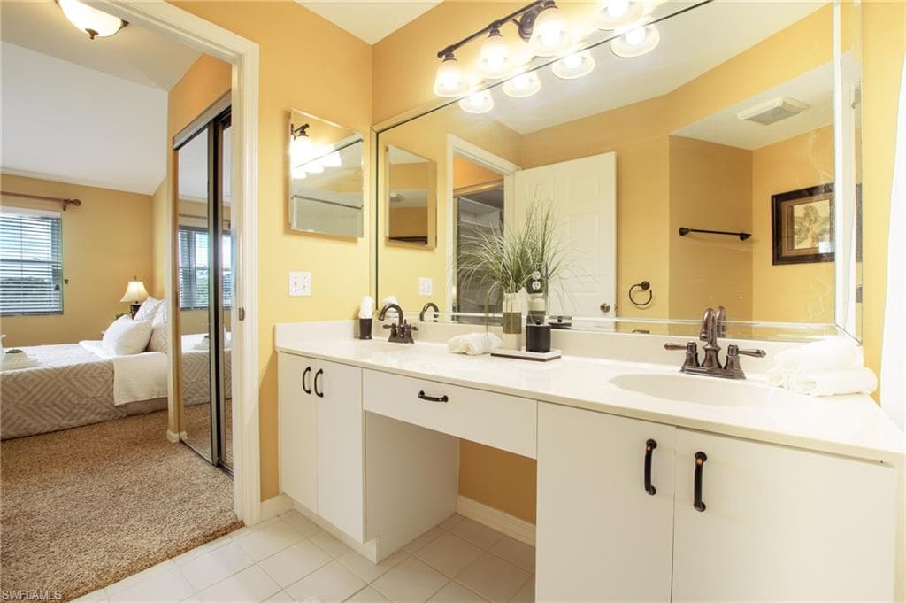 992 Woodshire Ln D301, Naples, FL 34105-17