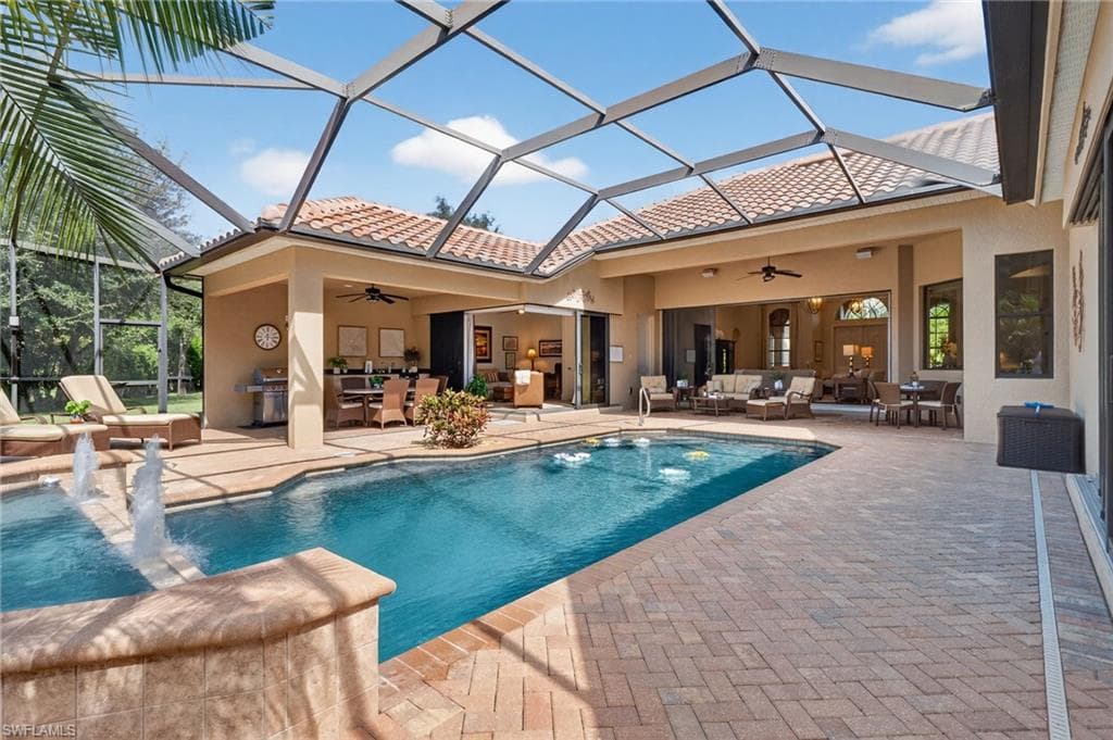 990 Tivoli Ct, Naples, FL 34104-28