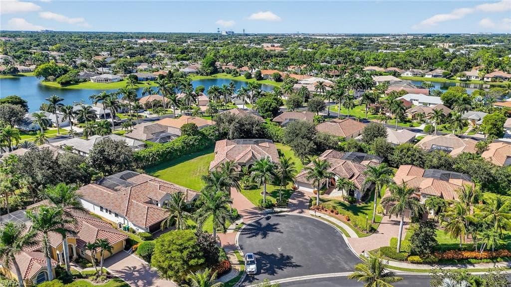 990 Tivoli Ct, Naples, FL 34104-35