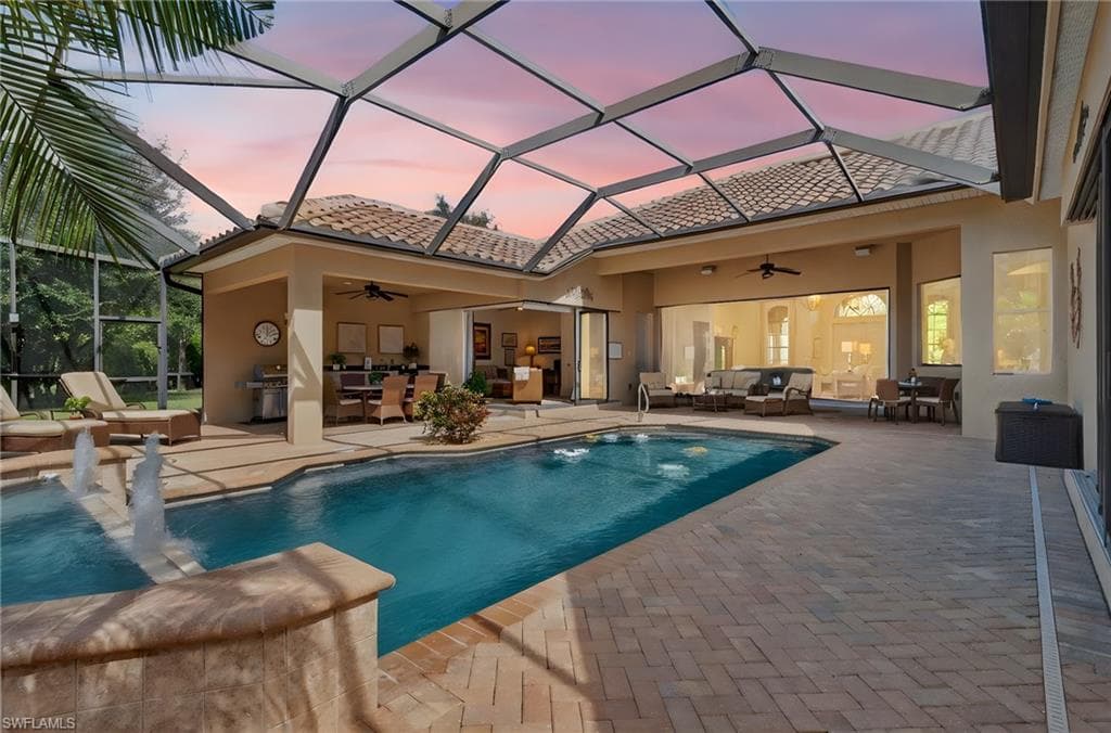 990 Tivoli Ct, Naples, FL 34104-2