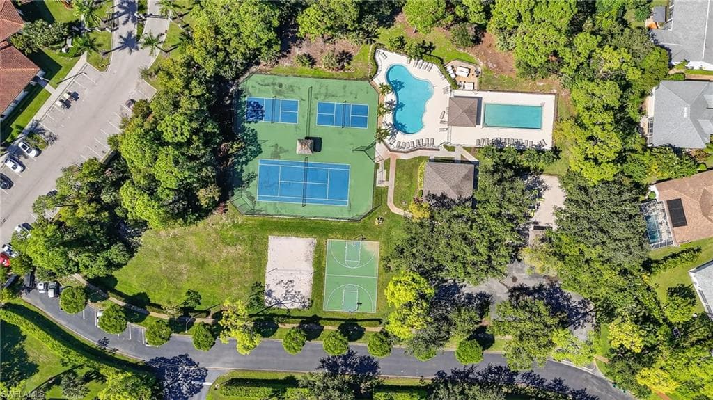 990 Tivoli Ct, Naples, FL 34104-39