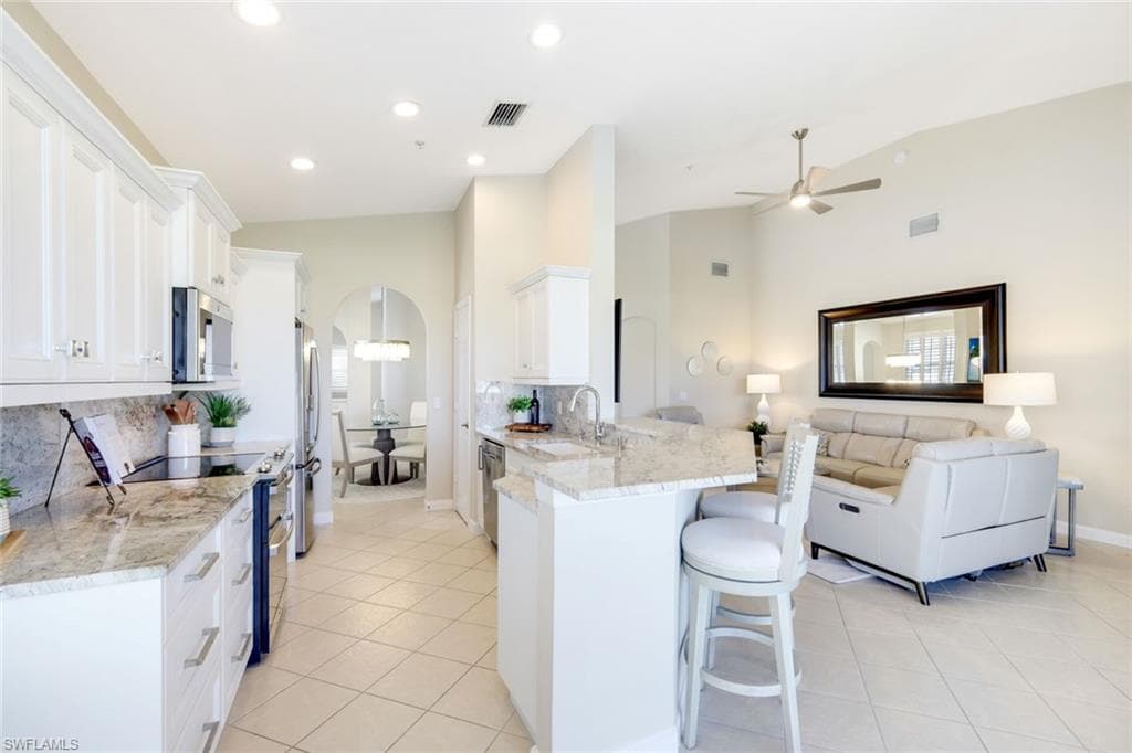 3048 Horizon Ln 1108, Naples, FL 34109-8