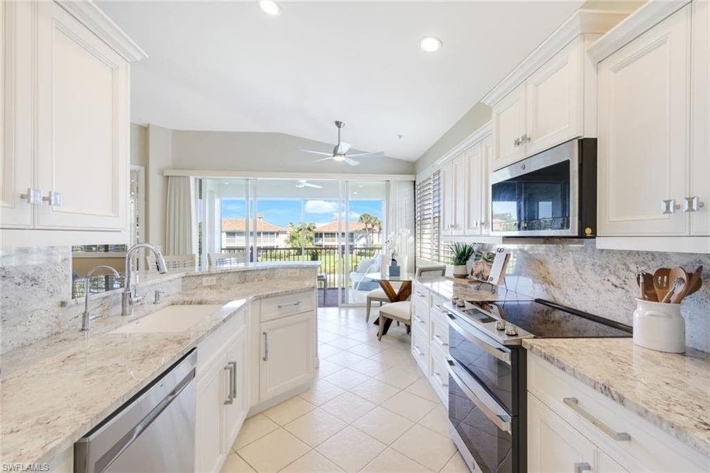 3048 Horizon Ln 1108, Naples, FL 34109-6