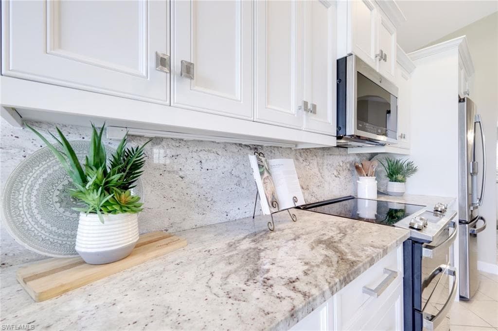3048 Horizon Ln 1108, Naples, FL 34109-7