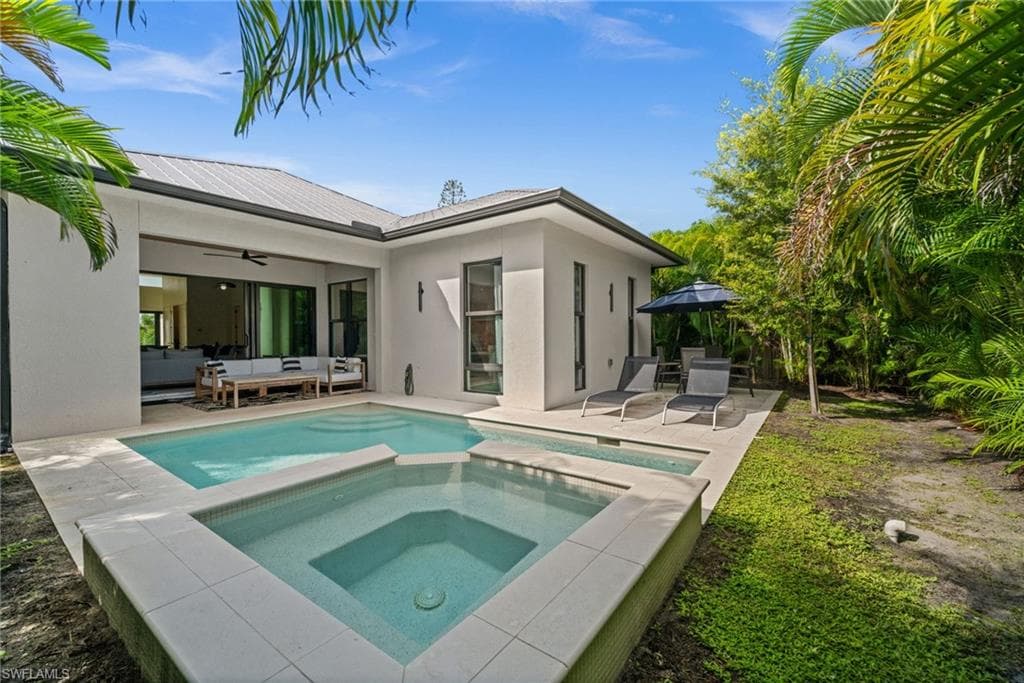 781 103rd Ave N, Naples, FL 34108-10