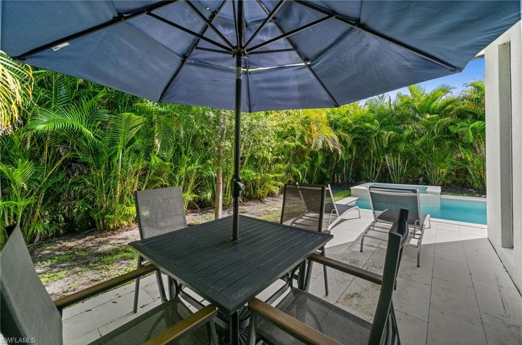 781 103rd Ave N, Naples, FL 34108-11