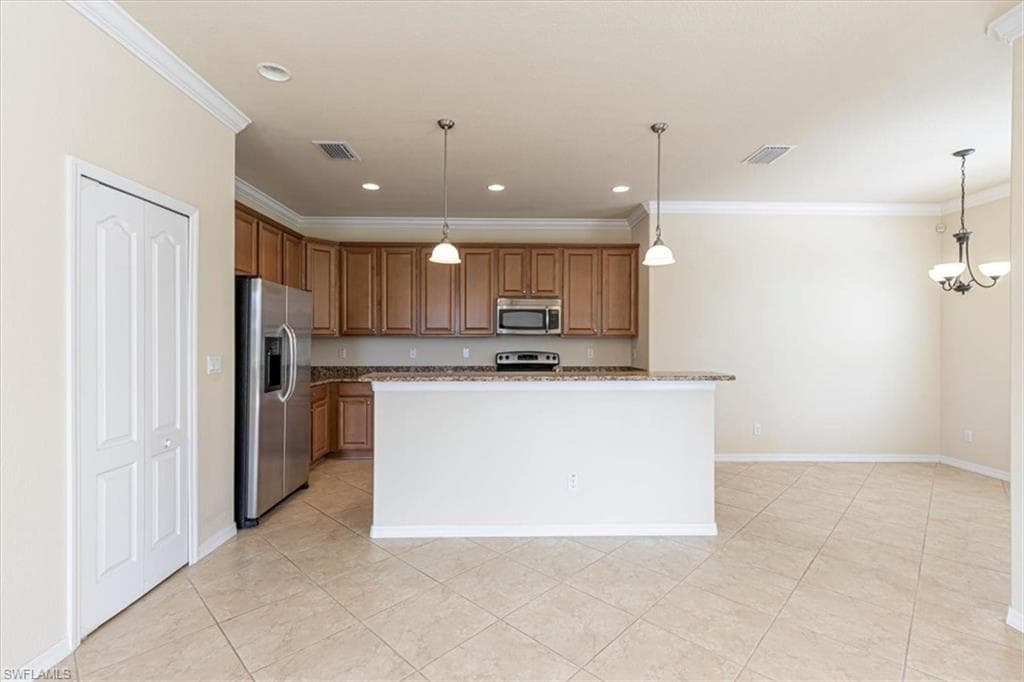8140 Monticello Ct, Naples, FL 34104-16