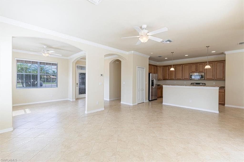 8140 Monticello Ct, Naples, FL 34104-17