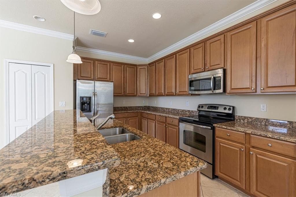 8140 Monticello Ct, Naples, FL 34104-18