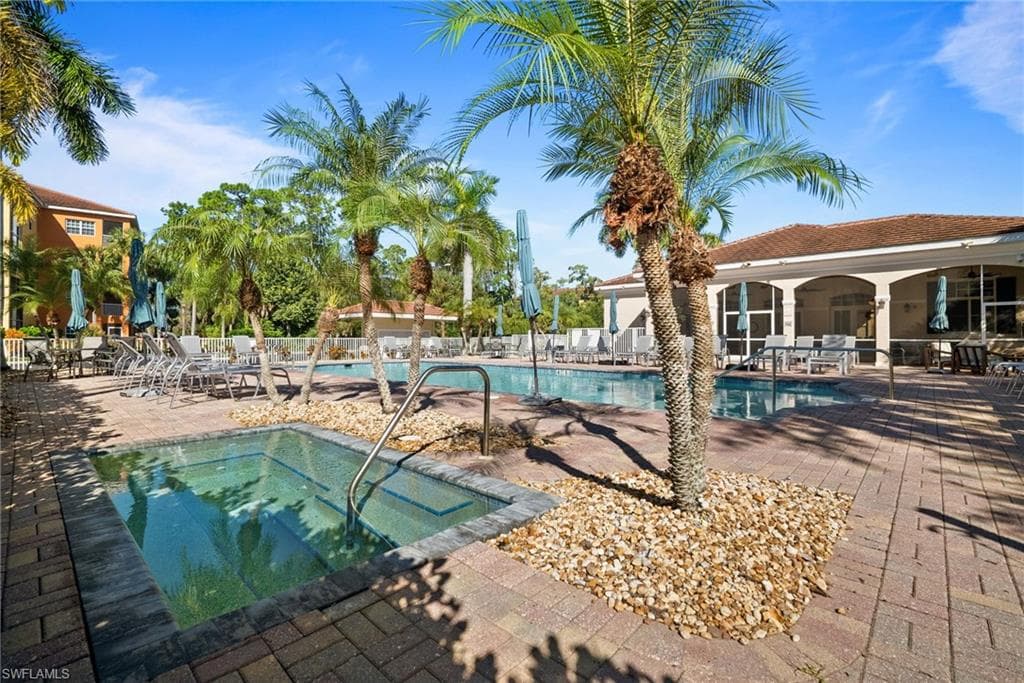 4455 Botanical Place Cir 5, Naples, FL 34112-35