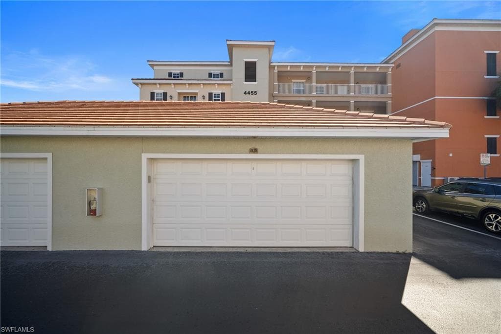 4455 Botanical Place Cir 5, Naples, FL 34112-2