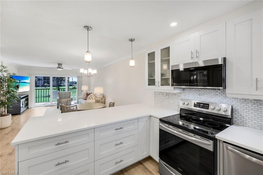 9 High Point Cir N 208, Naples, FL 34103-8