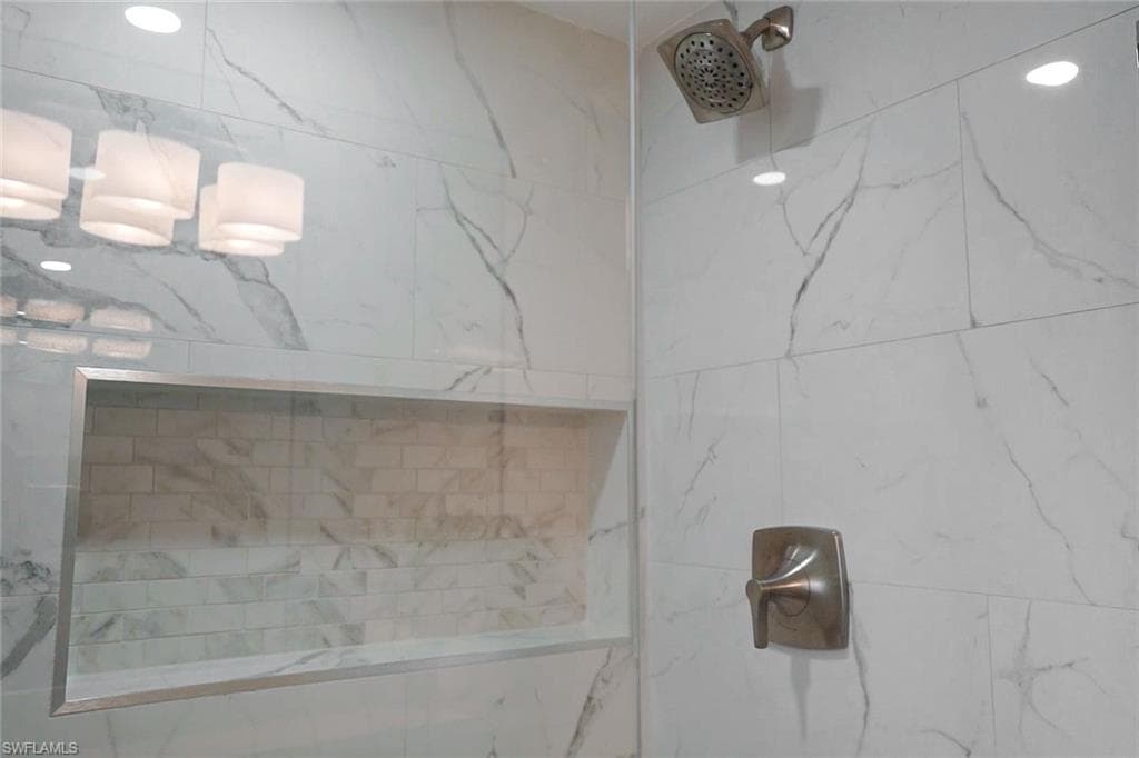 9 High Point Cir N 208, Naples, FL 34103-16