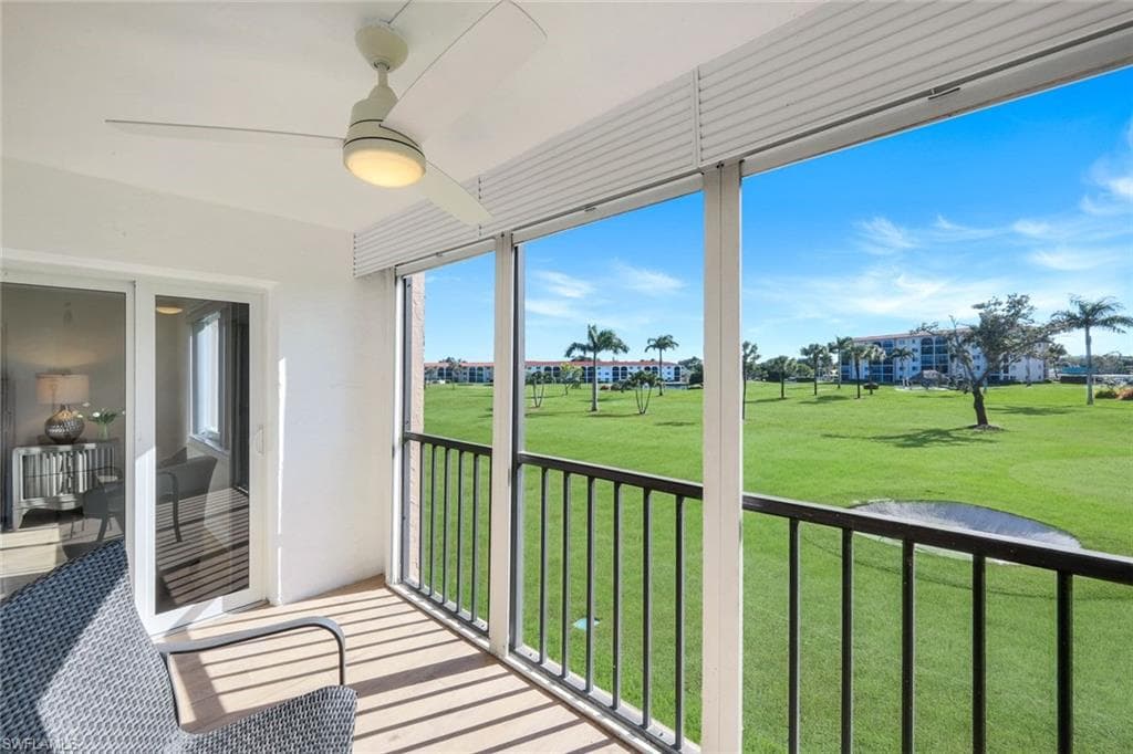 9 High Point Cir N 208, Naples, FL 34103-20